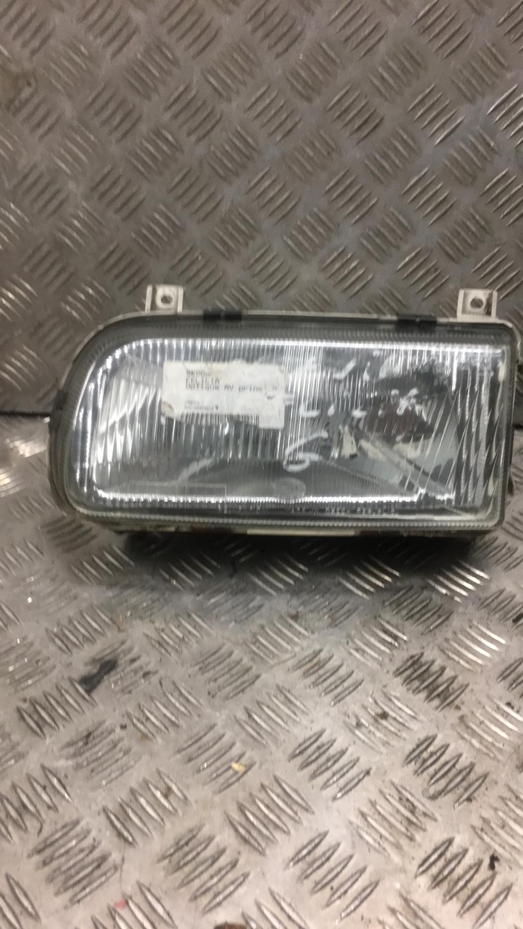 Gruppo ottico anteriore principale sinistro (luci)(faro) SKODA FELICIA  - 1
