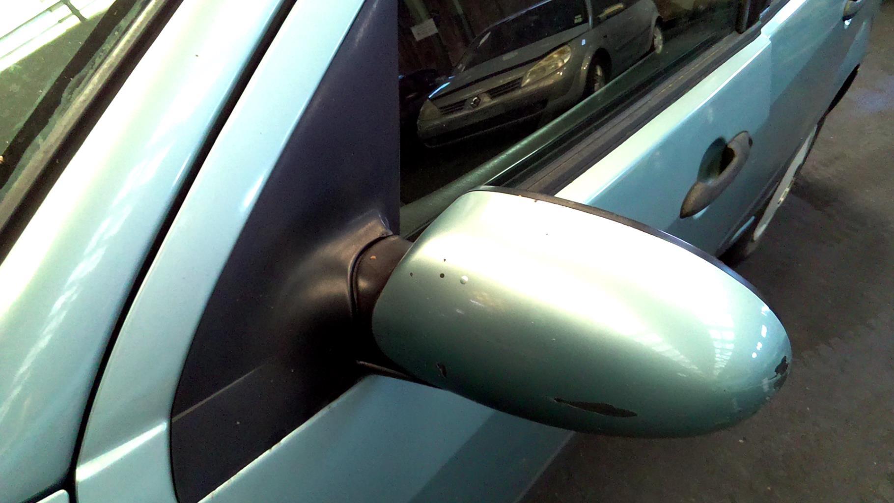 Retrovisor izquierdo FORD FOCUS 1 BREAK Gasolina - 1