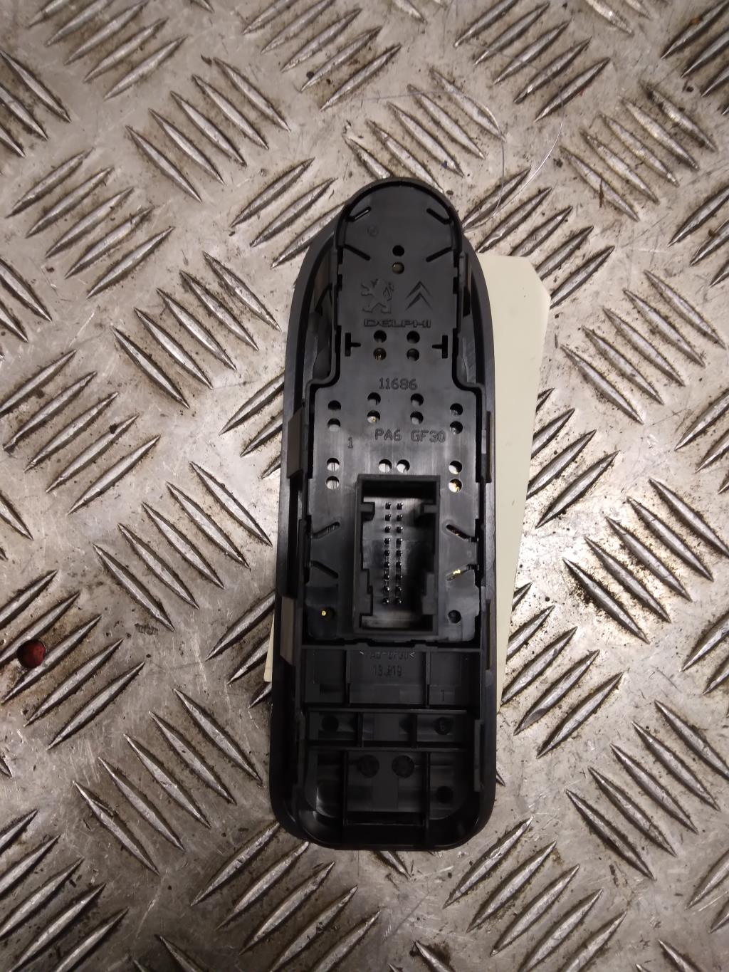 Botón/Interruptor PEUGEOT 308 1 PHASE 1 Diésel - 1
