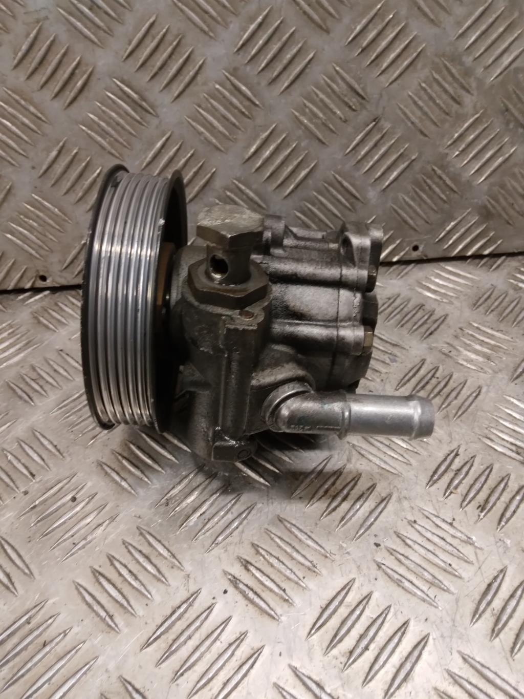 Pompe de direction VOLKSWAGEN GOLF 4 Diesel - 1