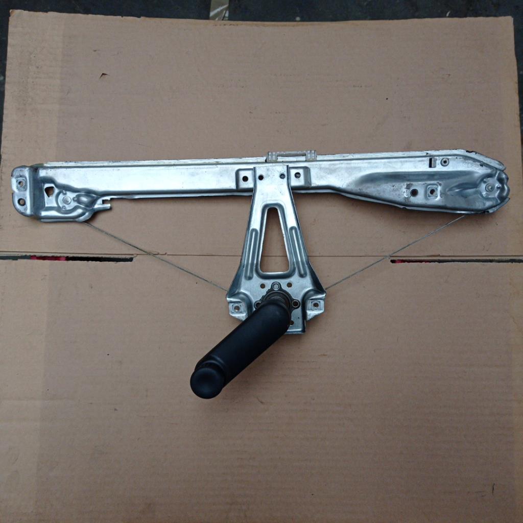 Alzacristalli manuale posteriore destro RENAULT CLIO 3 PHASE 2 BREAK Diésel - 1