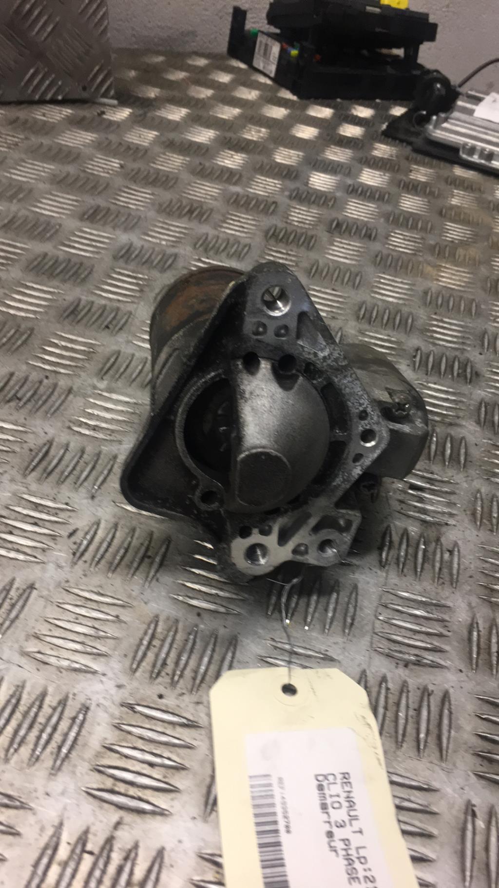 Demarreur RENAULT CLIO 3 PHASE 1 Essence - 1