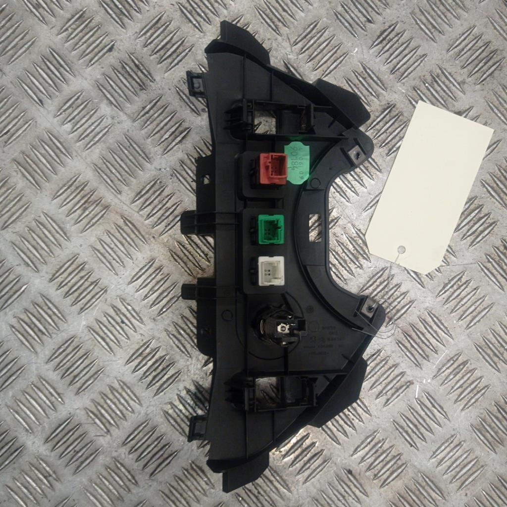 Bouton de warning PEUGEOT PARTNER 2 PHASE 1 Diesel - 1