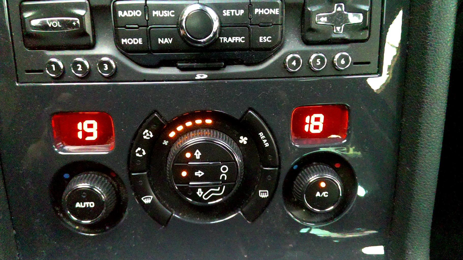 Commande chauffage PEUGEOT 5008 1  - 1