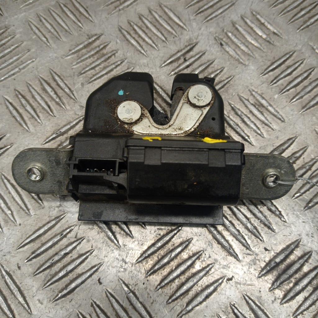 Serrure de hayon OPEL CORSA D PHASE 1 Diesel - 1