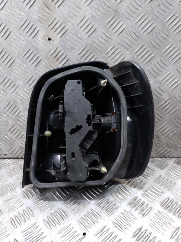 Fanale posteriore principale sinistro (luci) VOLKSWAGEN POLO 3 PHASE 1 Diésel - 1