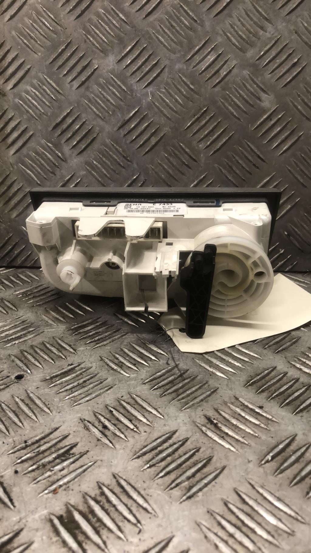 Commande chauffage OPEL MERIVA A PHASE 1 Diesel - 1