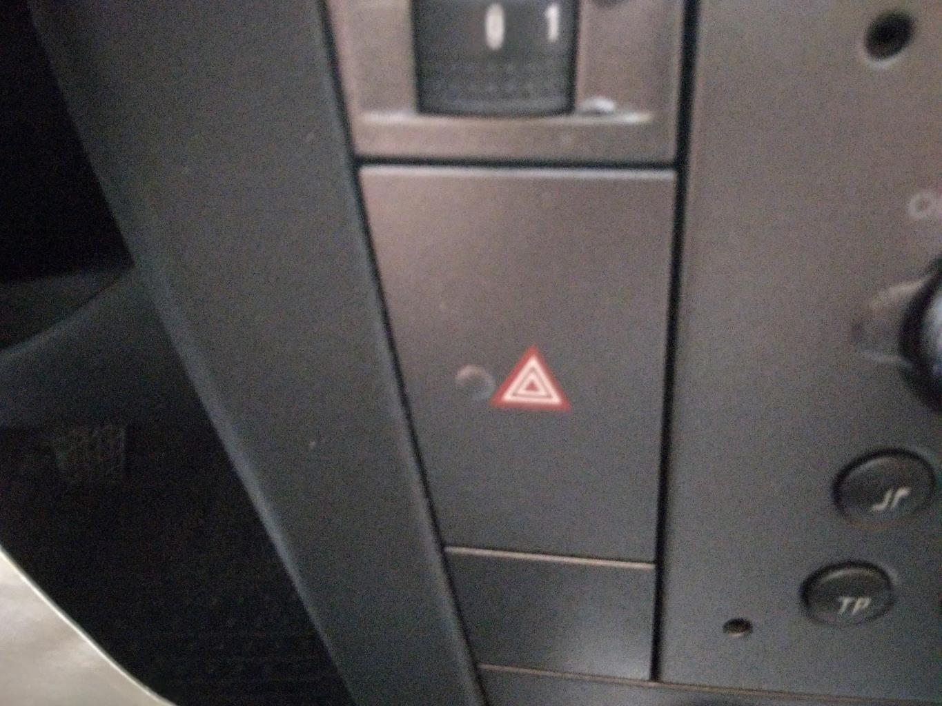 Bouton de warning OPEL VECTRA C PHASE 1 Essence - 1