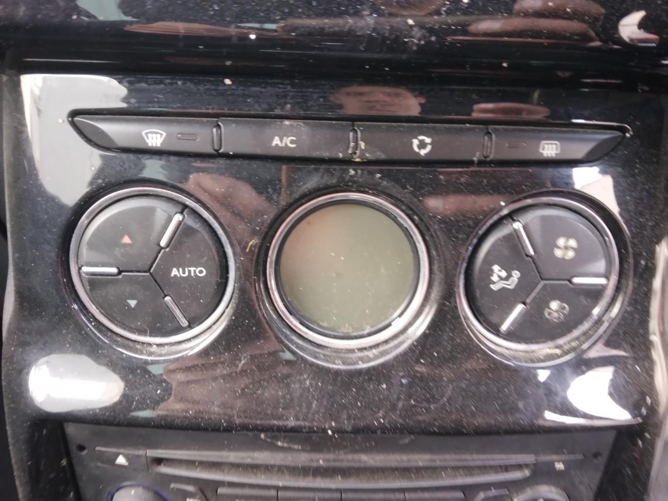 Commande chauffage CITROEN DS3 PHASE 2  - 1