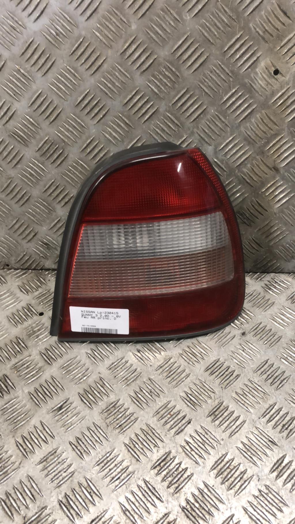 Fanale posteriore principale destro (luci) NISSAN SUNNY 3 Diésel - 1