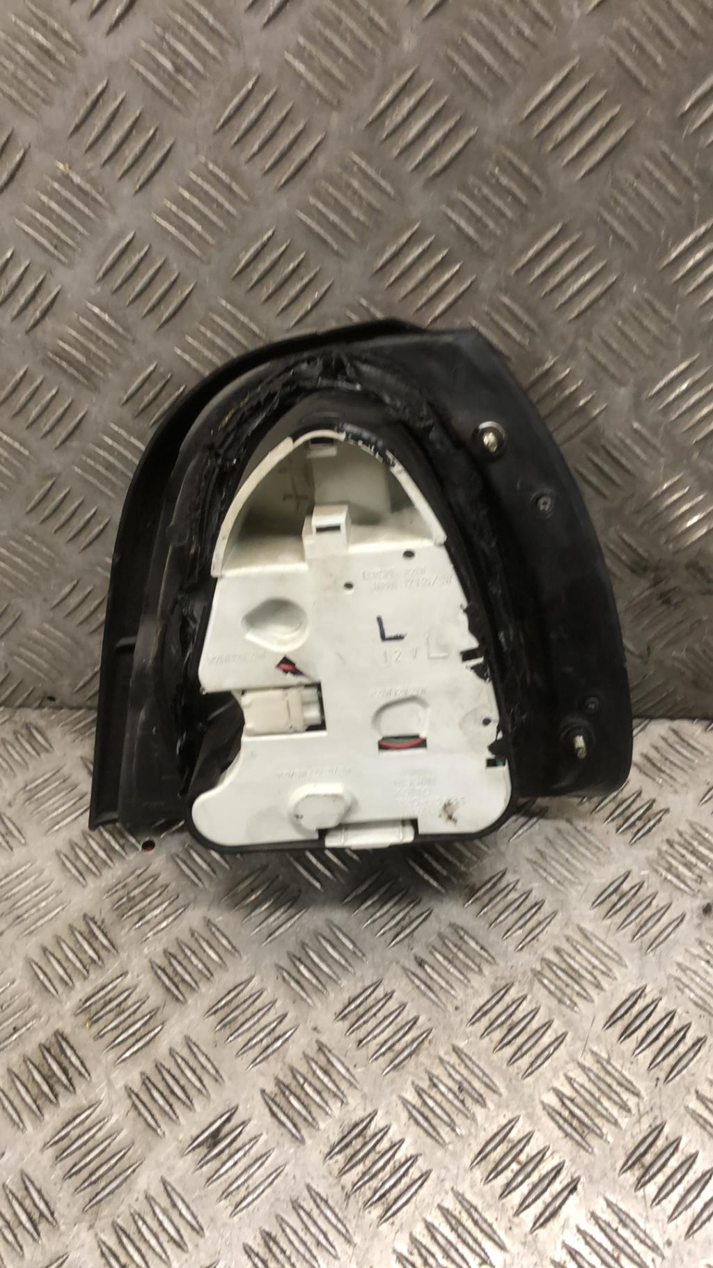 Fanale posteriore principale sinistro (luci) NISSAN SUNNY 3 Diésel - 1
