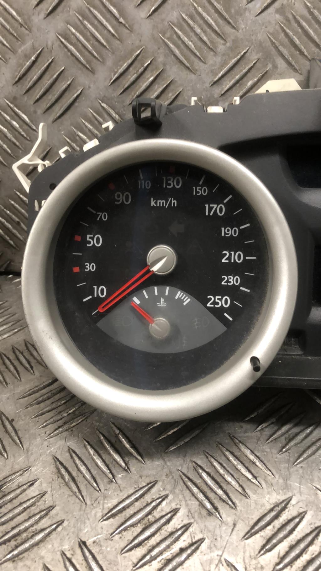 Compteur RENAULT MEGANE 2 PHASE 1 Essence - 1