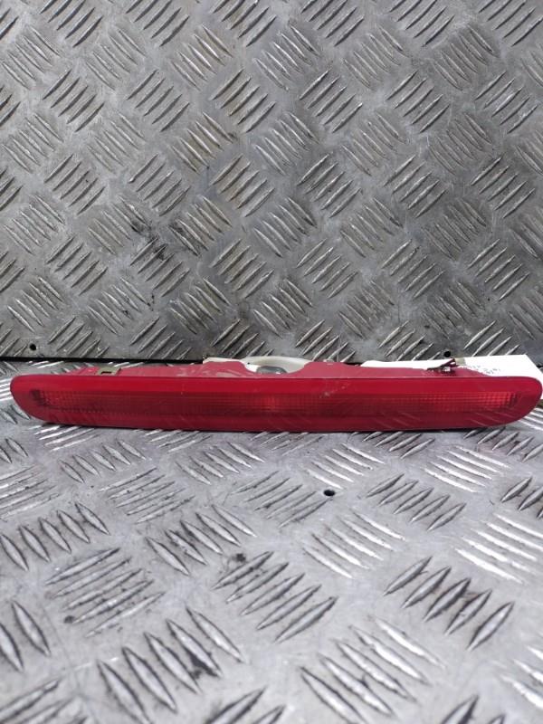 Feu arriere stop central RENAULT LAGUNA 2 PHASE 2 Essence - 1