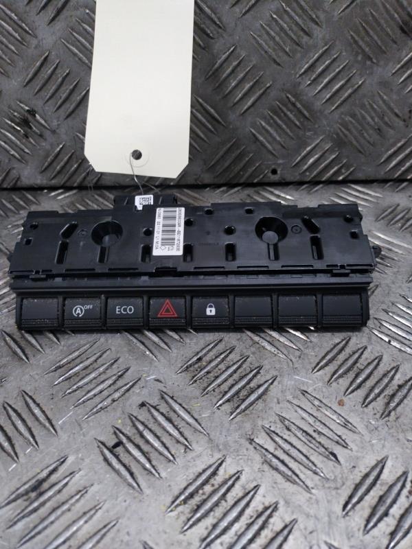 Bouton de warning RENAULT ARKANA Essence/Hybride - 1