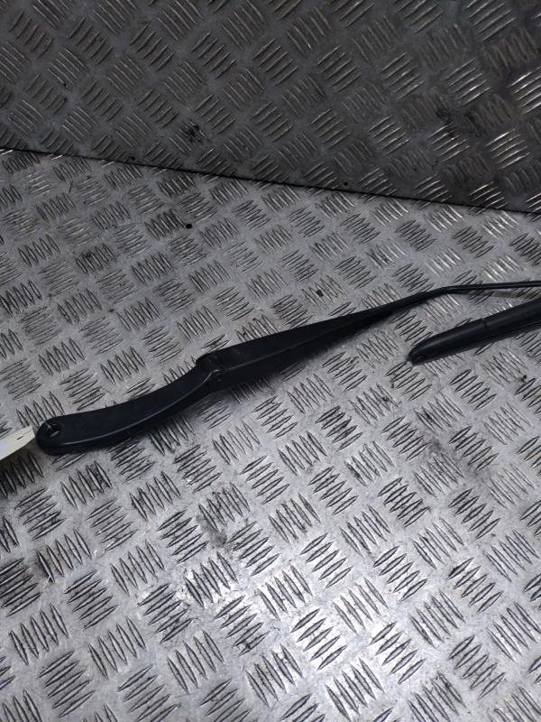 Braccio tergicristallo anteriore destro RENAULT ARKANA Gasolina/Híbrido - 1