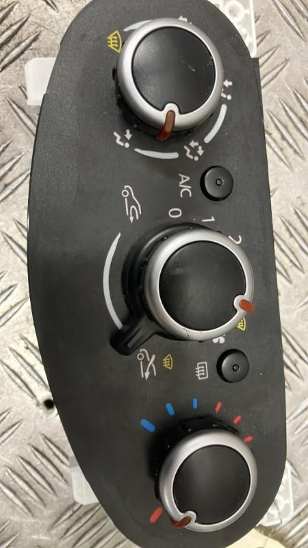 Commande chauffage RENAULT TWINGO 3 PHASE 1 Essence - 1