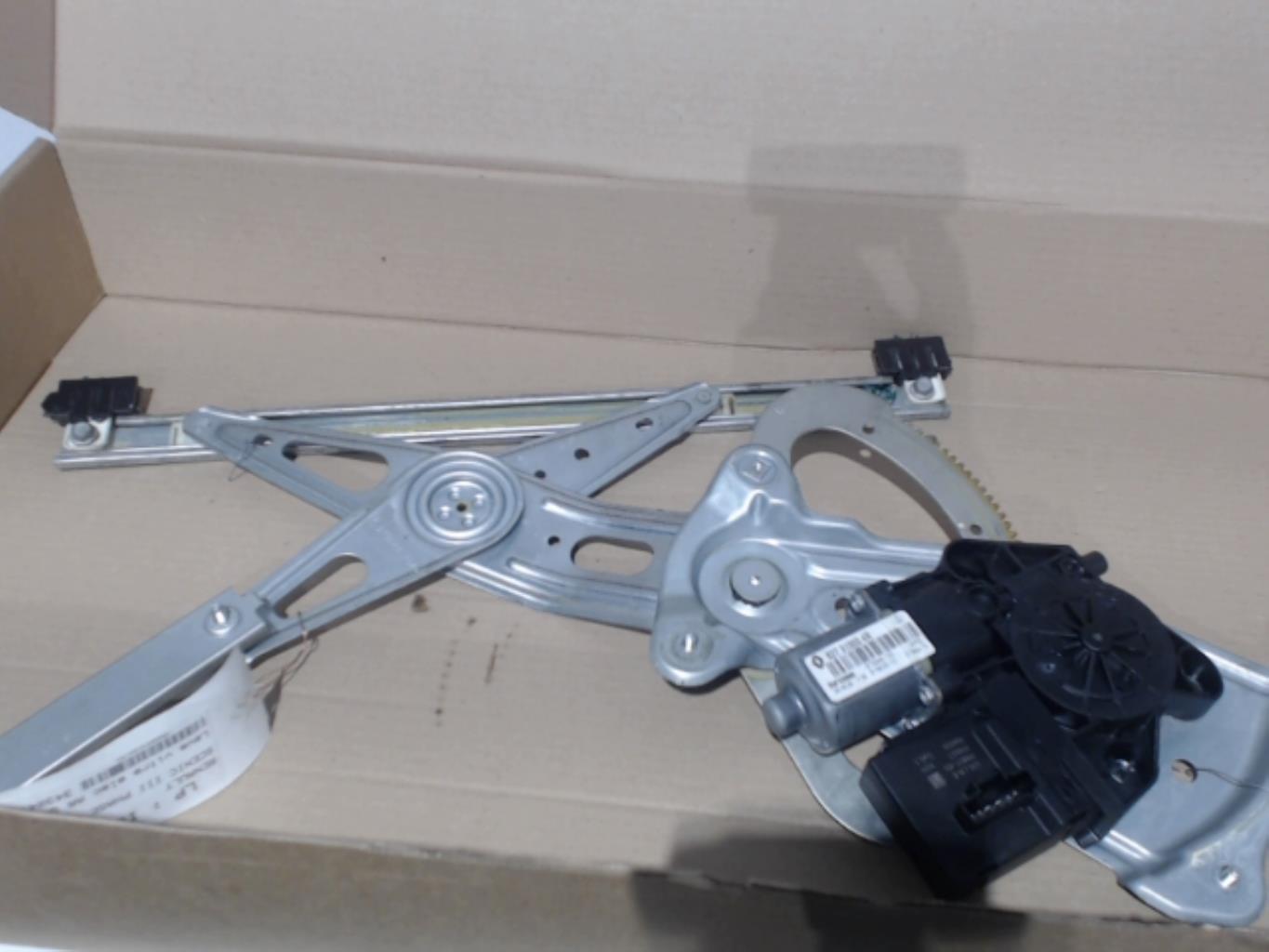 Alzacristalli elettrico posteriore sinistro RENAULT SCENIC 3 PHASE 1 Diésel - 1