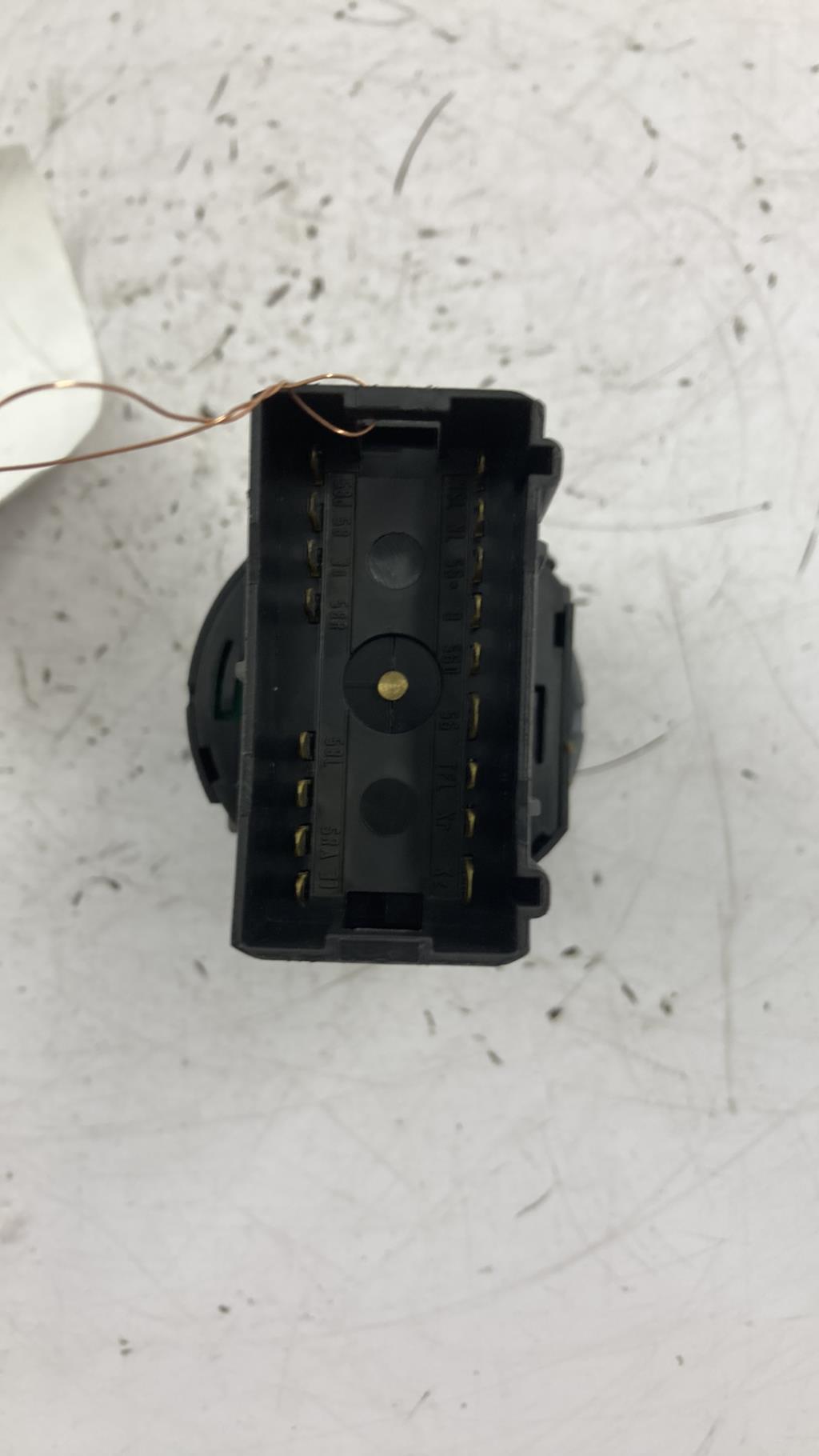 Commande de phare SKODA FABIA 2 PHASE 1 Essence - 1