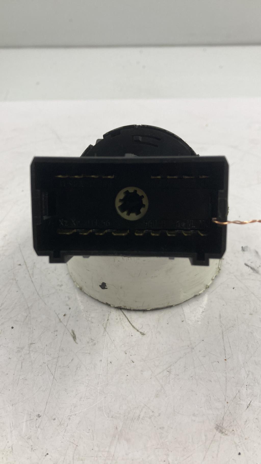 Commande de phare VOLKSWAGEN POLO 5 PHASE 1 Diesel - 1