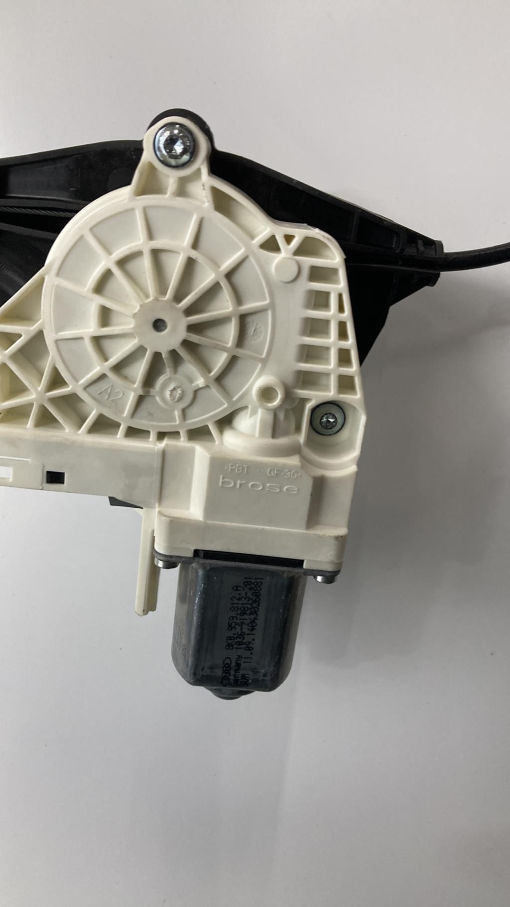 Alzacristalli elettrico posteriore destro AUDI Q3 1 PHASE 1 Diésel - 1
