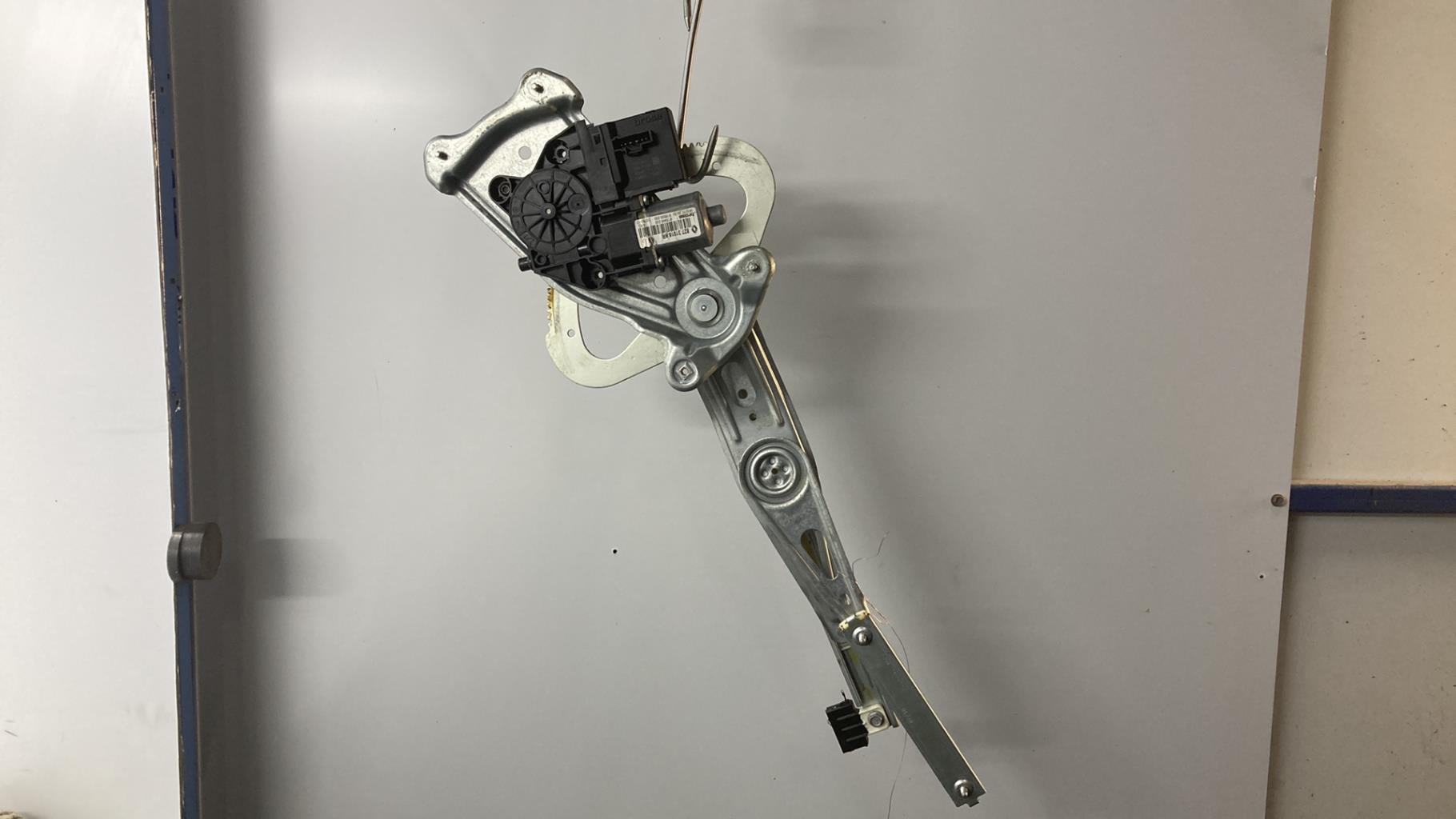 Alzacristalli elettrico posteriore sinistro RENAULT GRAND SCENIC 3 PHASE 1 Diésel - 1