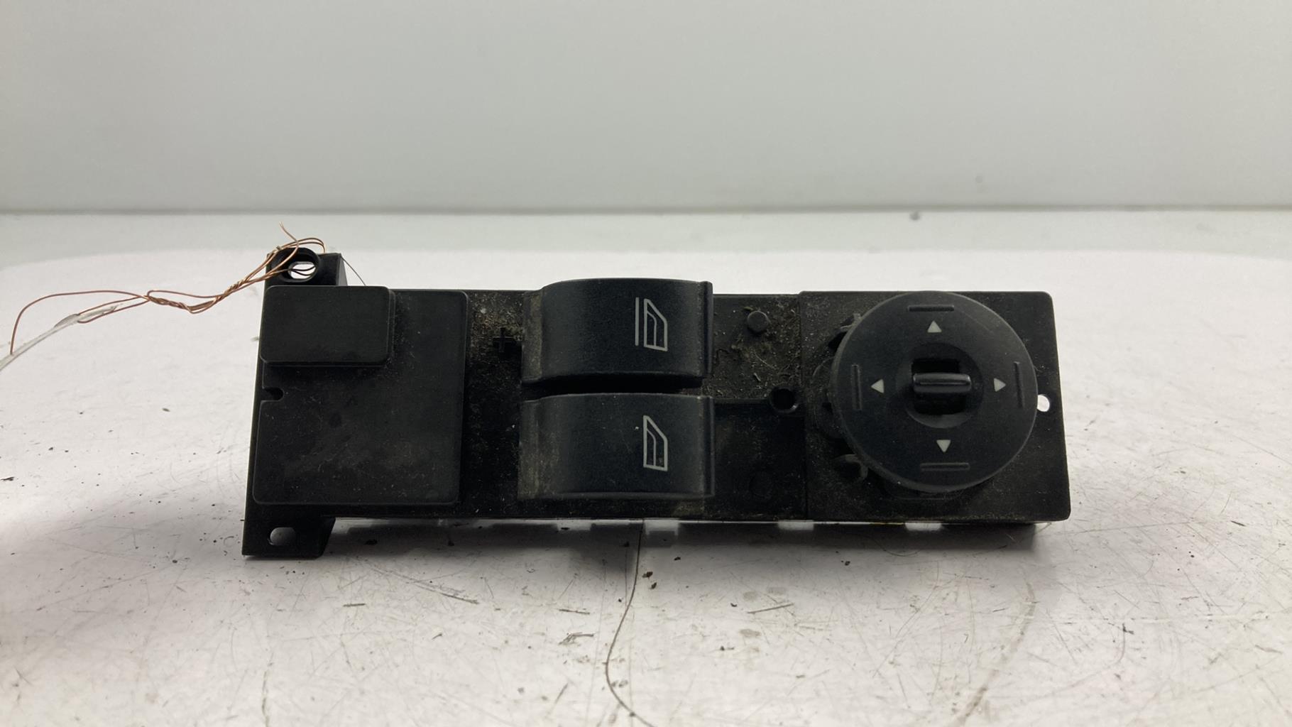 Interrupteur de leve vitre FORD FOCUS 2 PHASE 1 Diesel - 1
