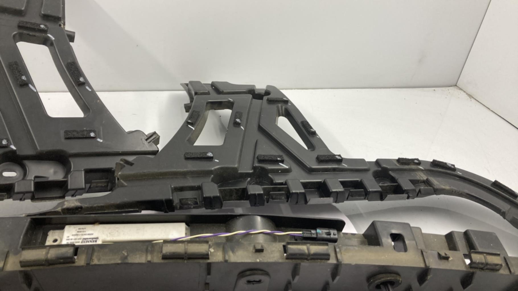 Support de pare chocs arriere RENAULT LATITUDE Diesel - 1