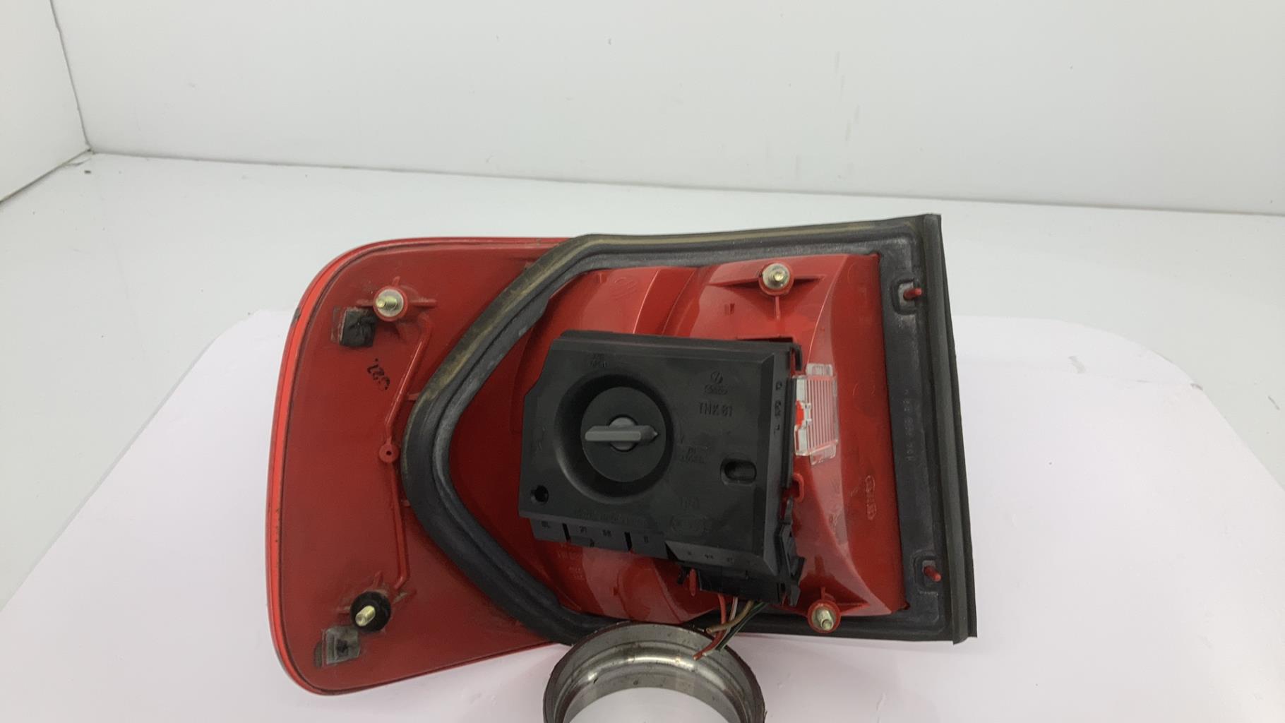 Fanale posteriore principale destro (luci) AUDI A6 1 AVANT BREAK Gasolina - 1