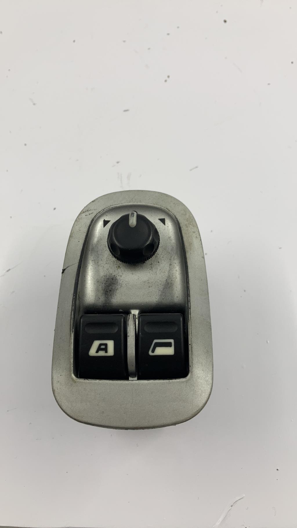 Interruptor de elevalunas PEUGEOT 206+ Diésel - 1