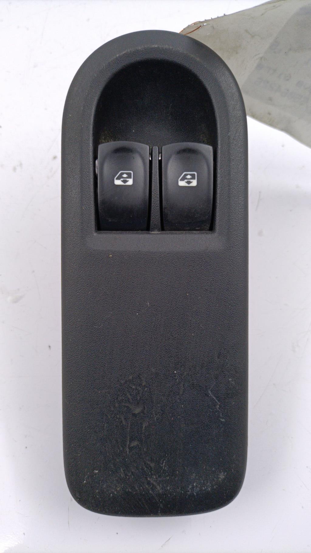 Interruptor de elevalunas RENAULT CLIO 3 PHASE 1 Diésel - 1