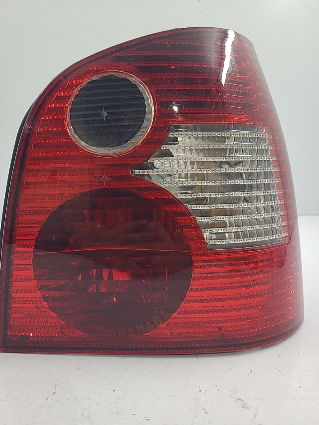 Fanale posteriore principale destro (luci) VOLKSWAGEN POLO 4 PHASE 1 Diésel - 1
