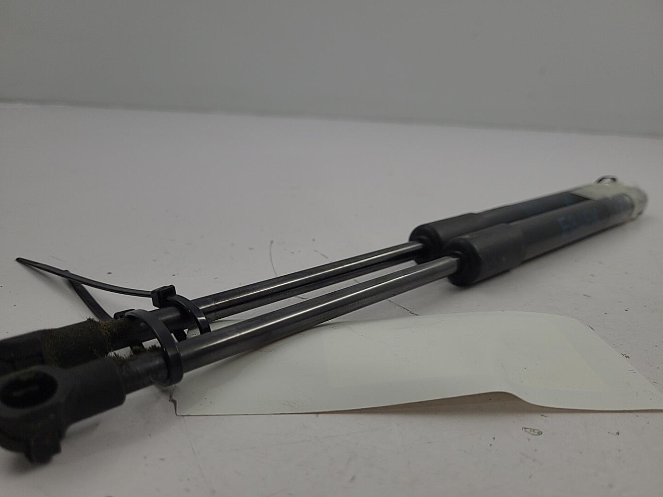 Verin de capot BMW X1 E84 PHASE 1 Diesel - 1