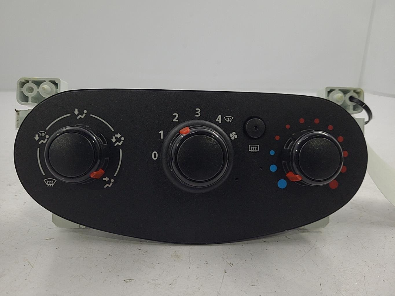 Commande chauffage DACIA SANDERO 2 PHASE 1 Essence - 1