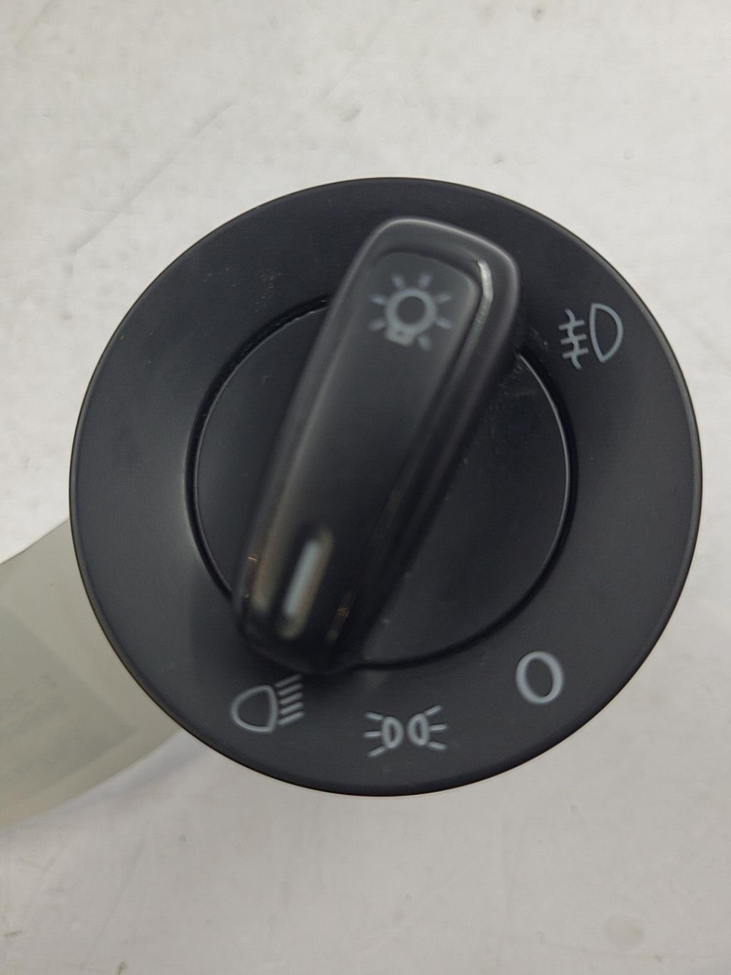 Commande de phare VOLKSWAGEN POLO 5 PHASE 1 Essence - 1