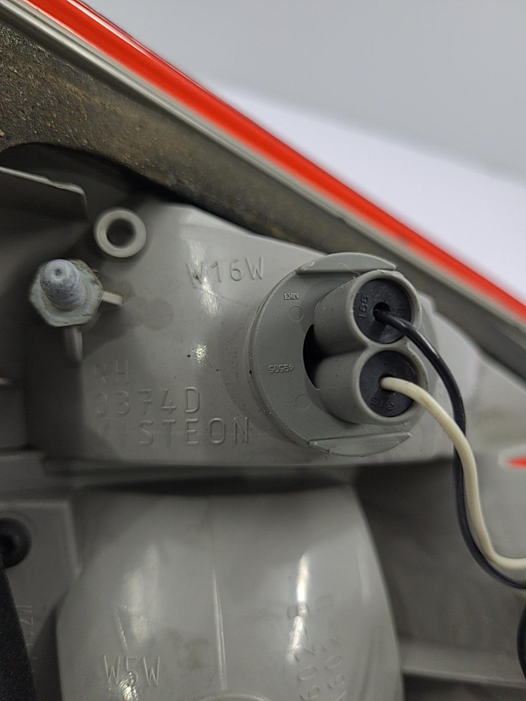 Feu arriere secondaire droit (feux) FORD FOCUS 3 PHASE 1 BREAK Diesel - 1