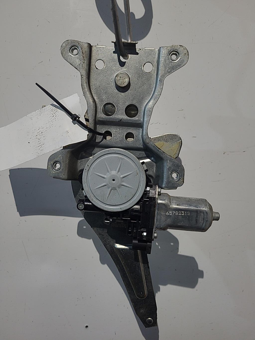 Alzacristalli elettrico posteriore destro SUZUKI SWIFT 3 Gasolina - 1
