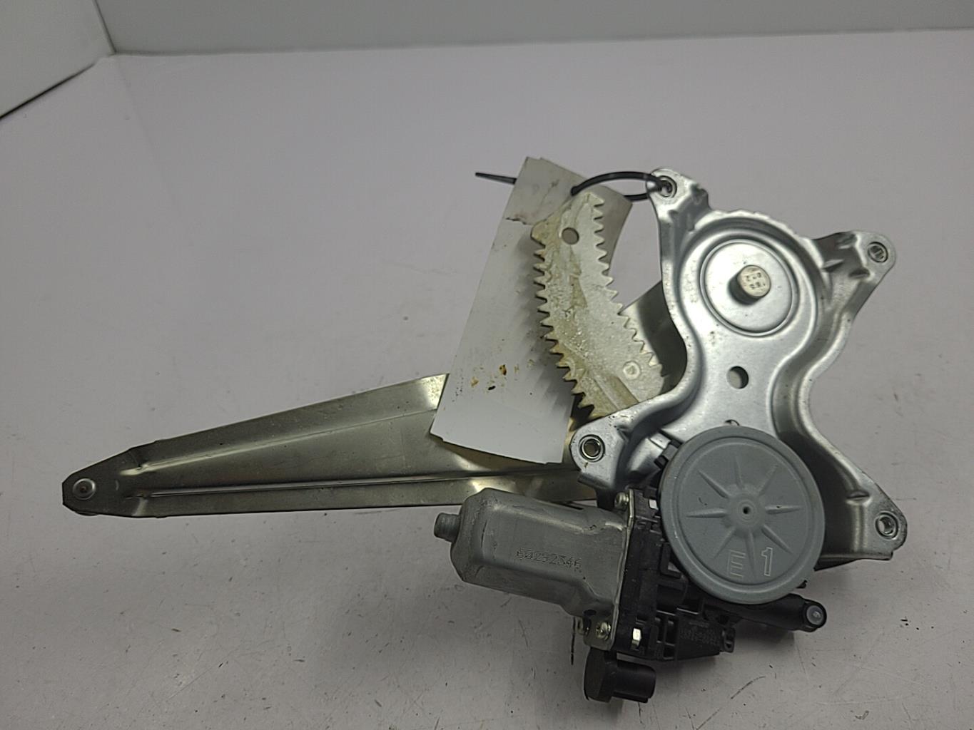 Alzacristalli elettrico posteriore sinistro SUZUKI SWIFT 4 Gasolina - 1