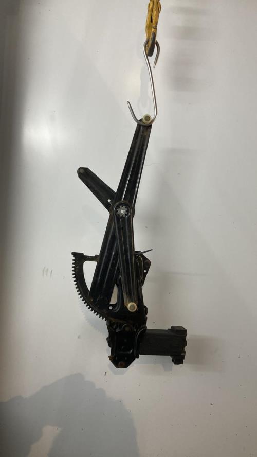 Image Leve vitre electrique avant droit - PEUGEOT 205