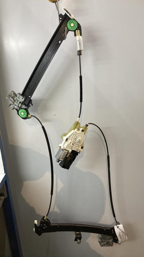 Image Leve vitre electrique avant droit - PEUGEOT 407