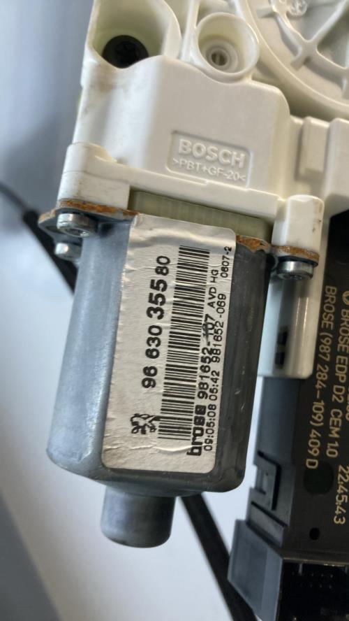 Image Leve vitre electrique avant droit - PEUGEOT 407