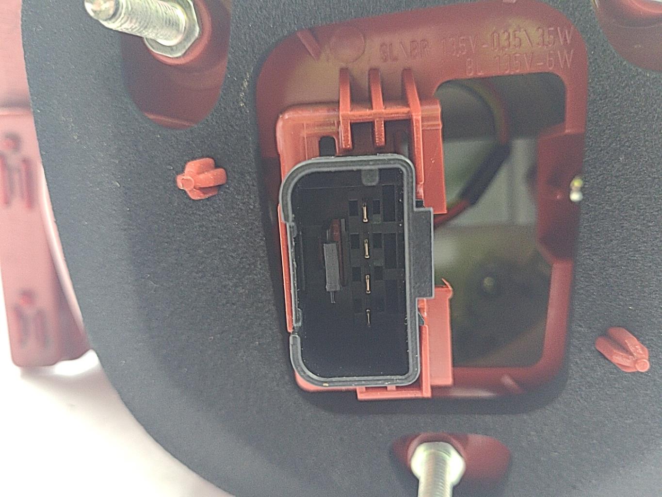 Fanale posteriore principale sinistro (luci) VOLKSWAGEN PASSAT 5 Diésel - 1