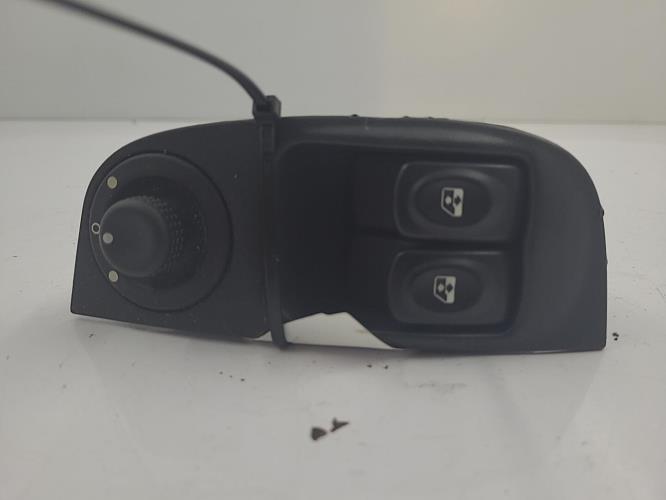 Image Interrupteur de leve vitre - RENAULT MEGANE 1