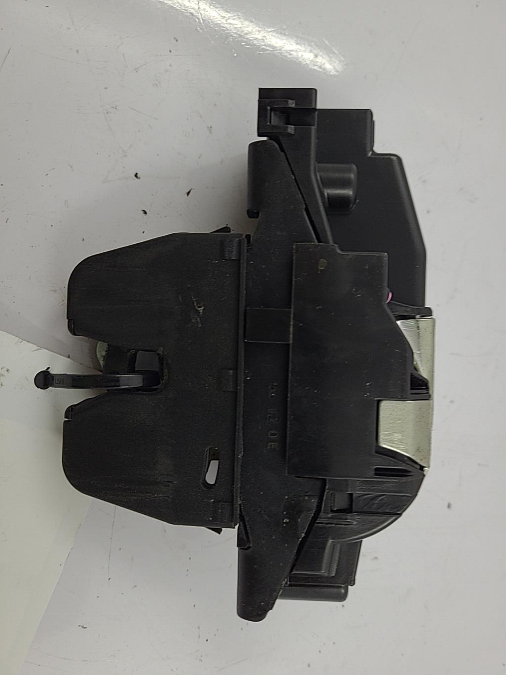 Serrure de hayon PEUGEOT 207+ Diesel - 1