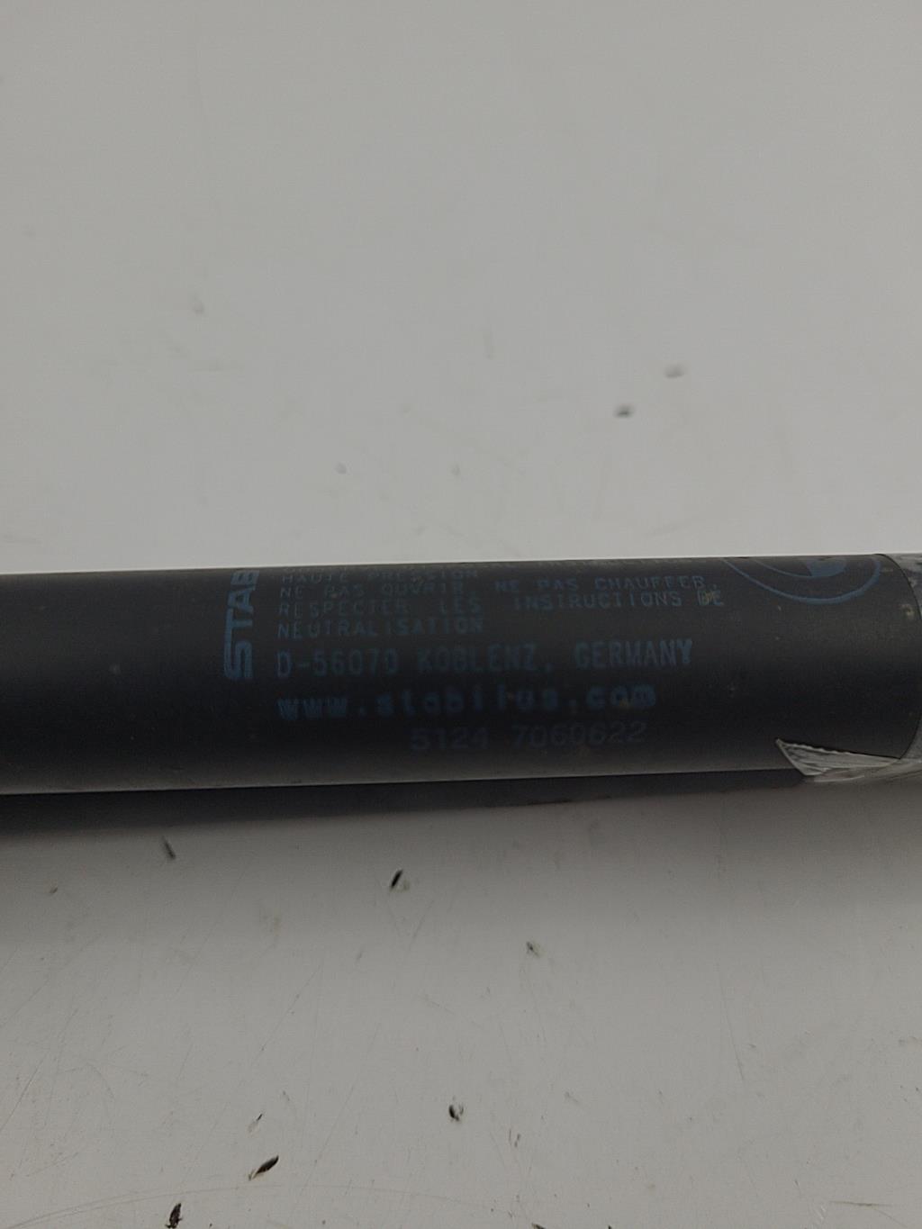 Verin de coffre BMW SERIE 1 E87 PHASE 1 Diesel - 1