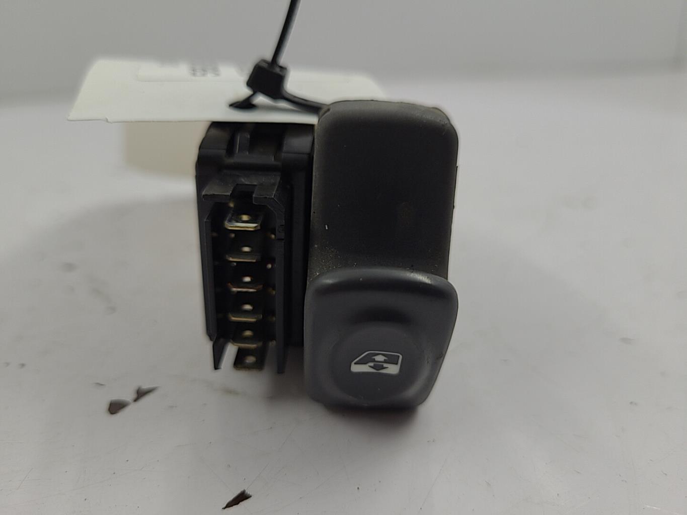 Interrupteur de leve vitre RENAULT CLIO 2 PHASE 1 Essence - 1