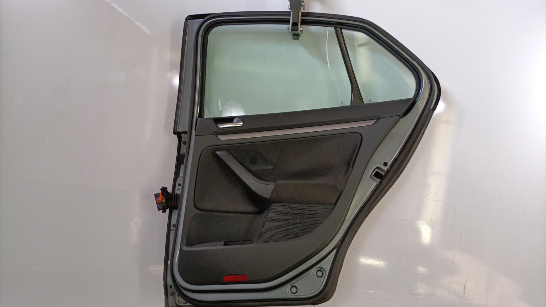 Portiera posteriore destra VOLKSWAGEN JETTA 3 Diésel - 1