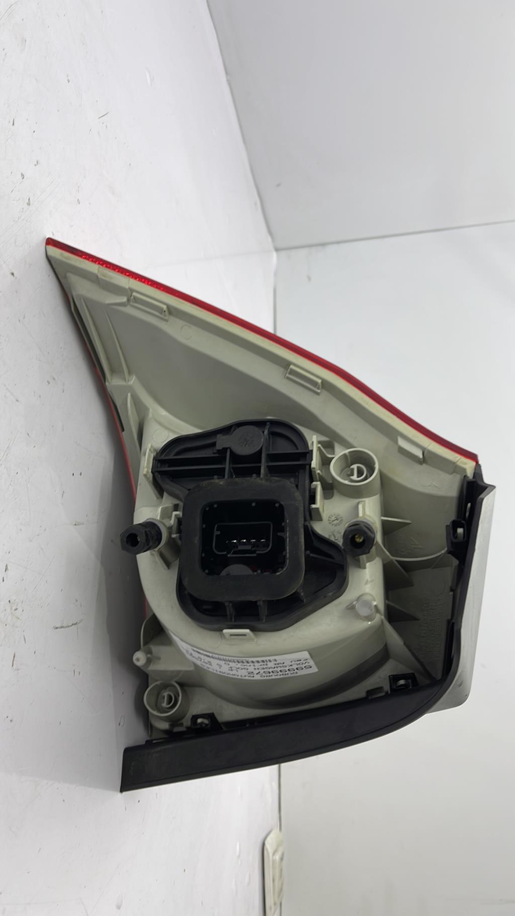 Fanale posteriore principale destro (luci) VOLKSWAGEN GOLF 5 Gasolina - 1