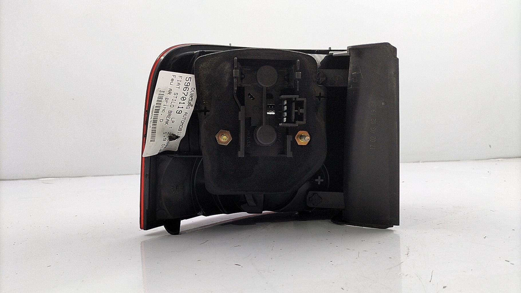 Fanale posteriore principale destro (luci) FIAT STILO BREAK Diésel - 1