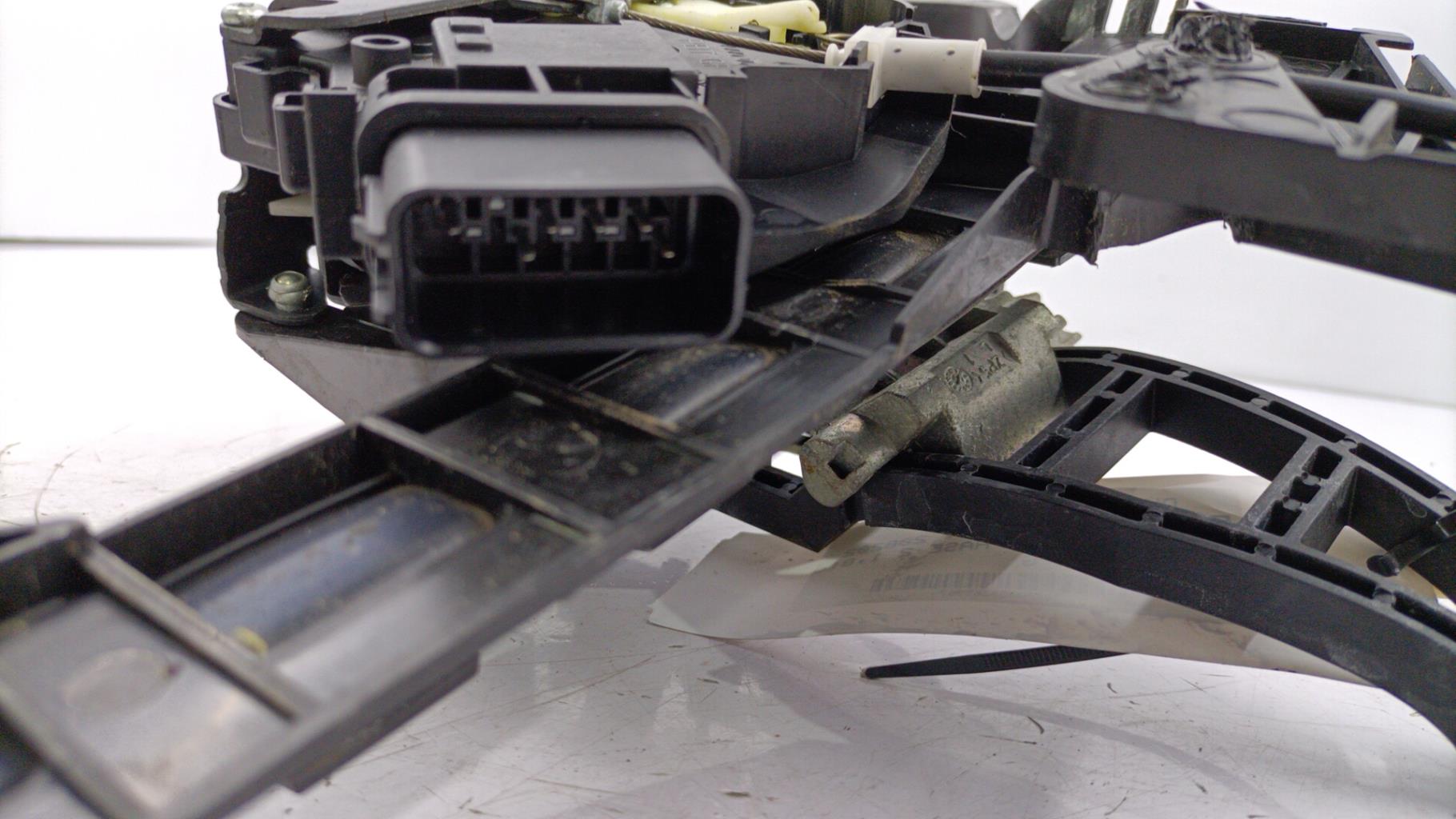 Serrure arriere gauche FORD FOCUS 2 PHASE 2 Diesel - 1