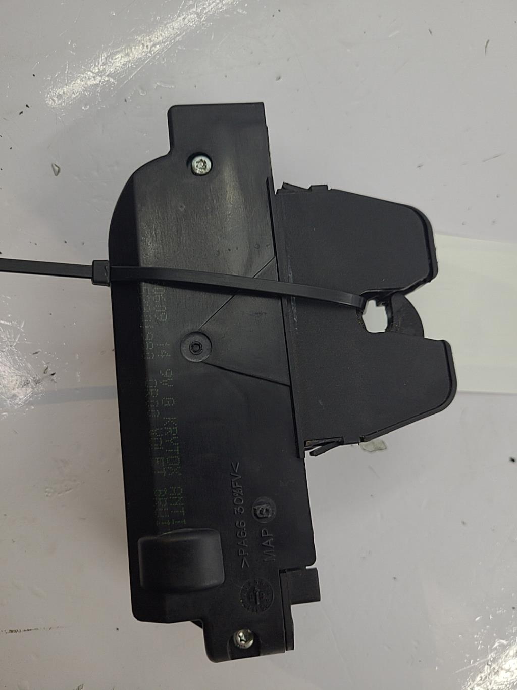Serrure de hayon CITROEN C4 1 PHASE 2 Diesel - 1